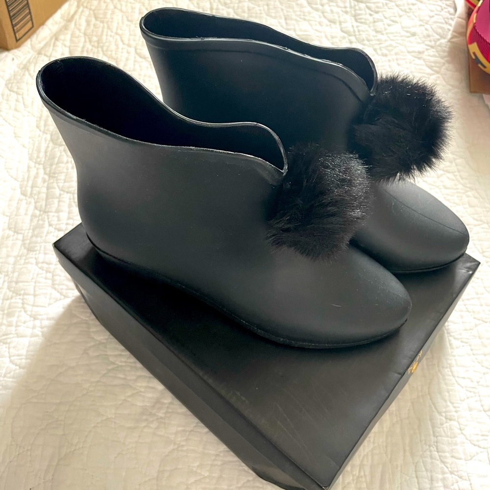 Dizzy Picabow Boots - size 9